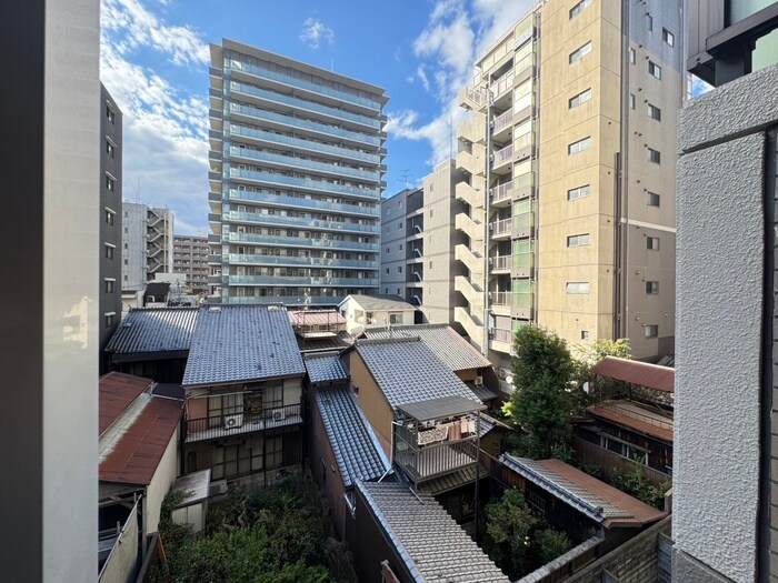 物件内観写真16　(室内からの展望)