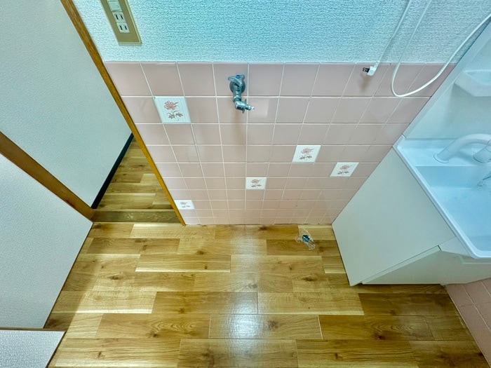 物件内観写真5　(洗濯機置場)