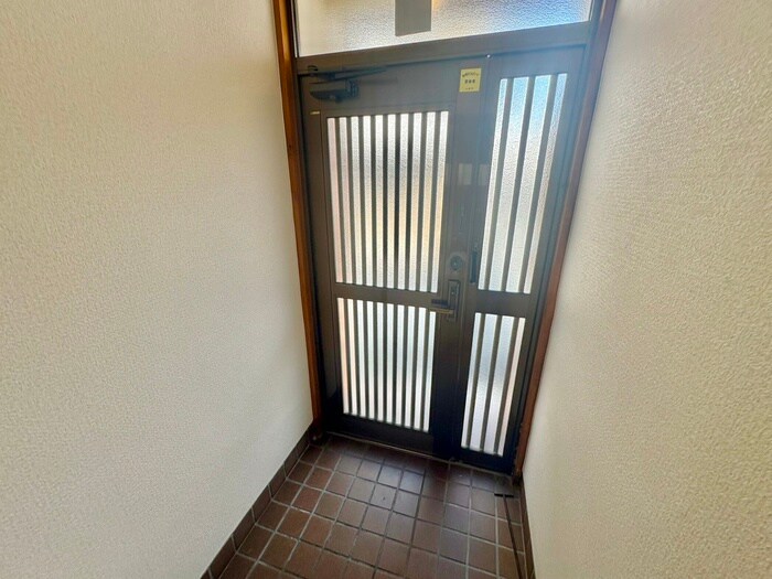 物件内観写真14　(玄関)