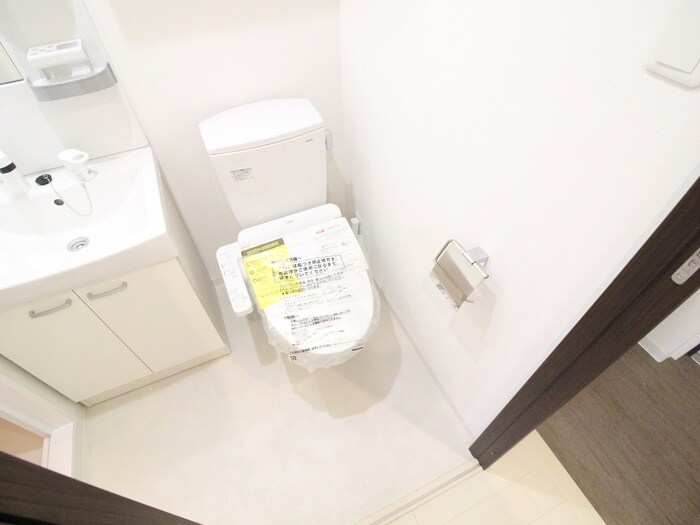 物件内観写真8　(トイレ)