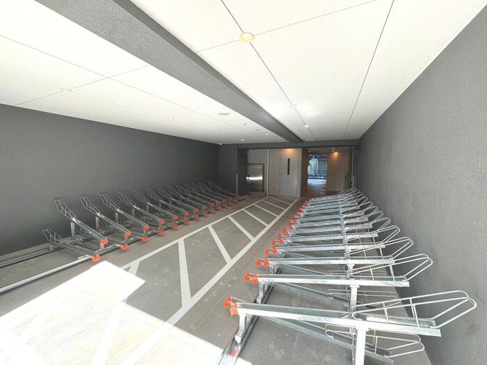 物件外観写真5　(駐輪場)