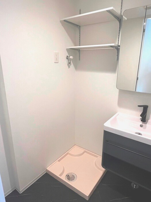 物件内観写真10　(洗濯機置場)