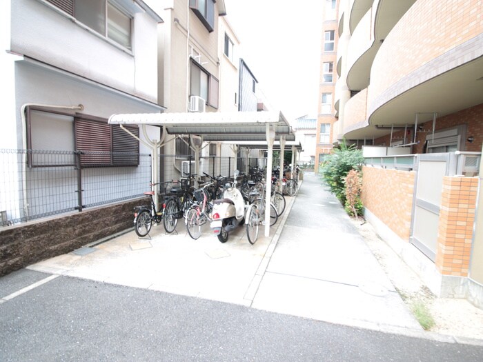 物件外観写真6　(駐輪場)