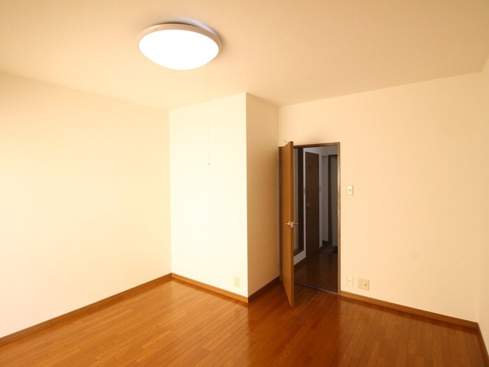 物件内観写真4　(居室)