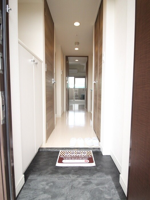 物件内観写真8　(玄関)