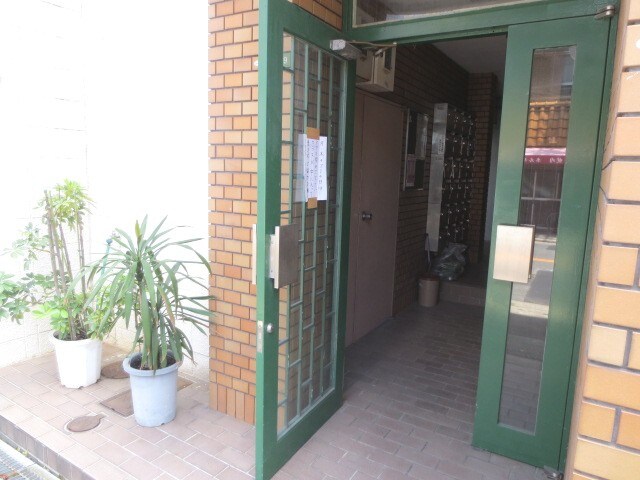 物件外観写真5　(エントランス部分)