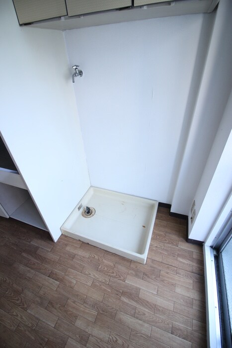 物件内観写真15　(洗濯機置場)