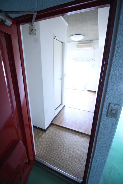 物件内観写真18　(玄関)