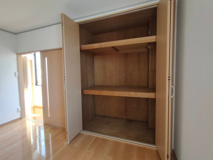 物件内観写真12　(収納)