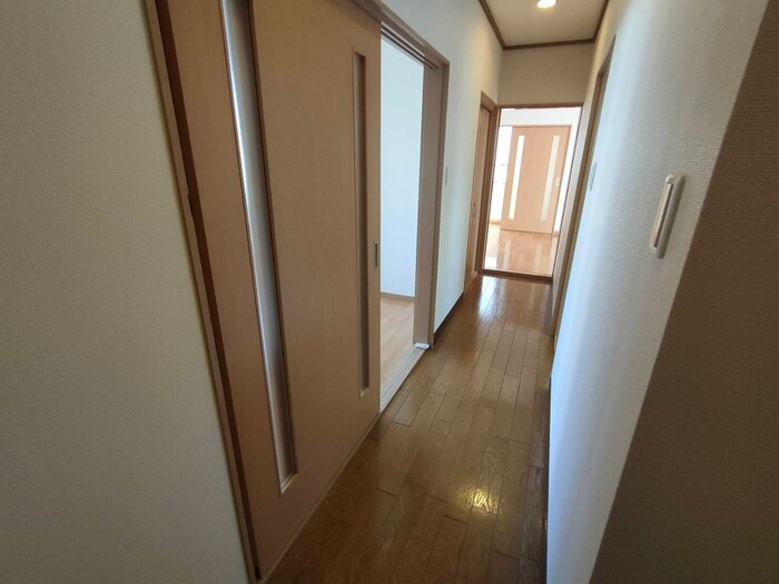 物件内観写真18　(玄関)