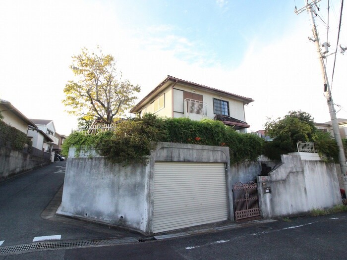 山之上北町貸家の物件外観写真