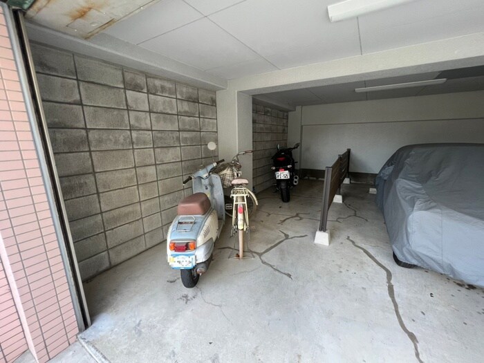 物件外観写真3　(駐輪場)