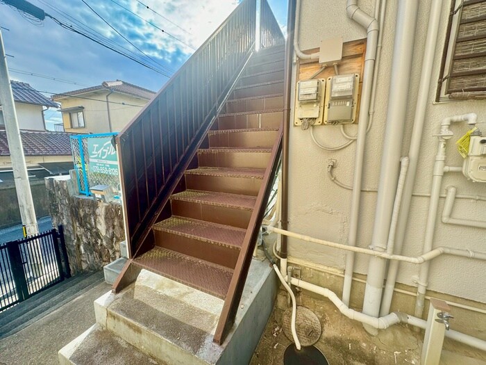 物件外観写真5　(エントランス部分)