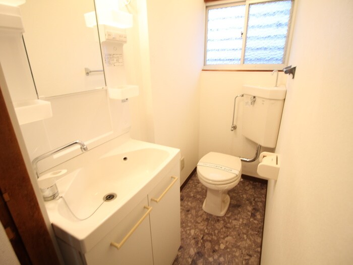 物件内観写真14　(トイレ)