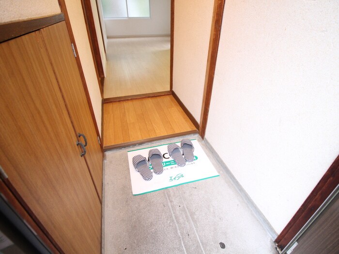 物件内観写真17　(玄関)
