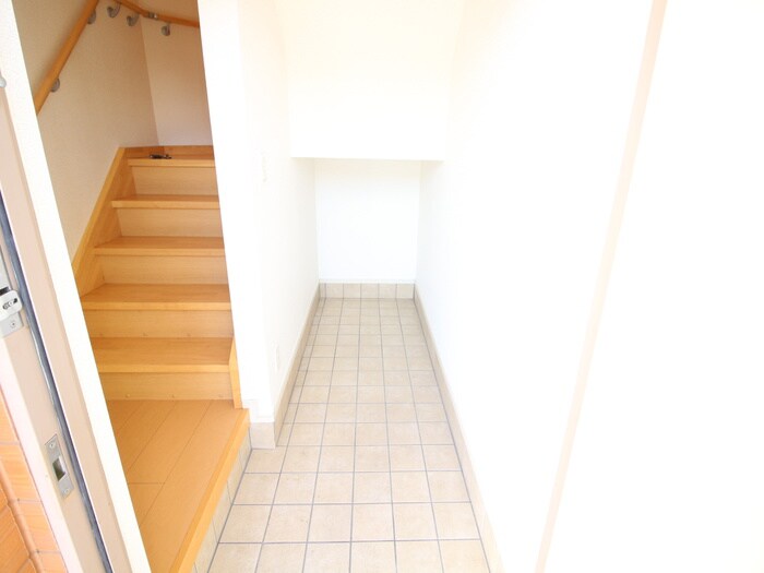 物件内観写真19　(玄関)