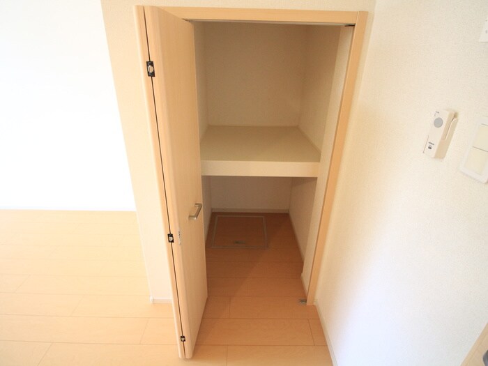 物件内観写真22　(収納)