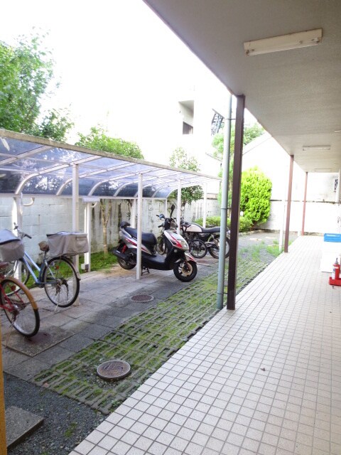 物件外観写真3　(駐輪場)