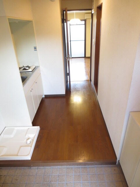 物件内観写真9　(玄関)