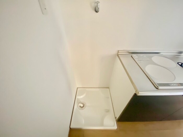 物件内観写真8　(洗濯機置場)