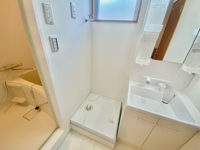 物件内観写真8　(洗濯機置場)