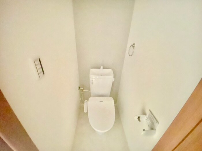 物件内観写真11　(トイレ)