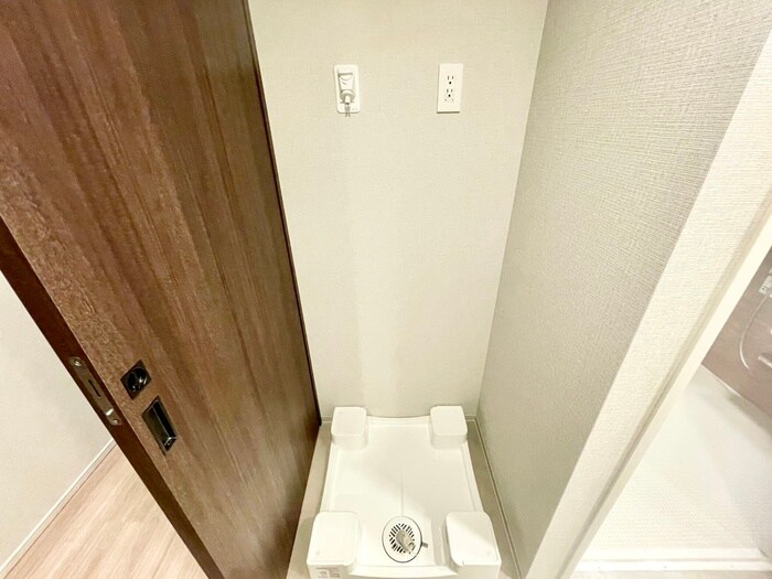 物件内観写真18　(洗濯機置場)