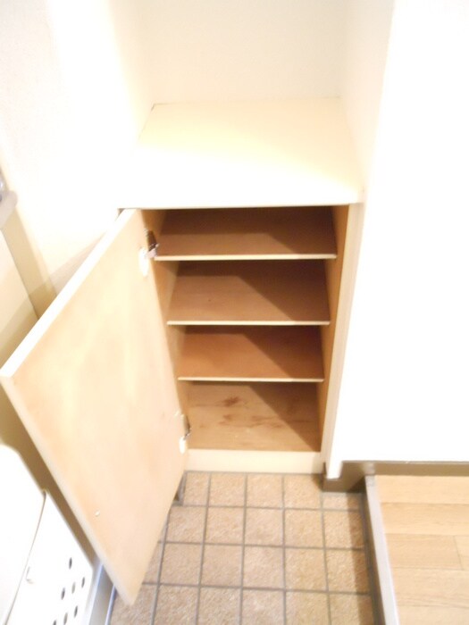 物件内観写真15　(靴箱)