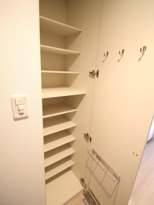 物件内観写真15　(靴箱)