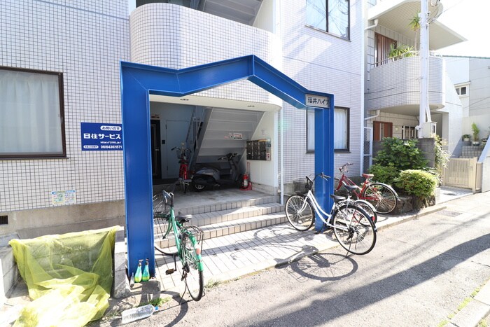 物件外観写真3　(エントランス部分)