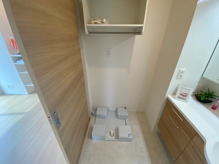 物件内観写真14　(洗濯機置場)