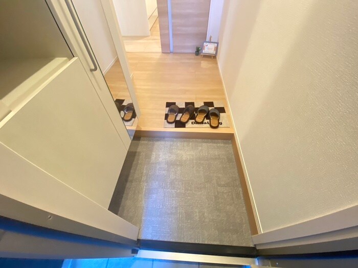 物件内観写真17　(玄関)