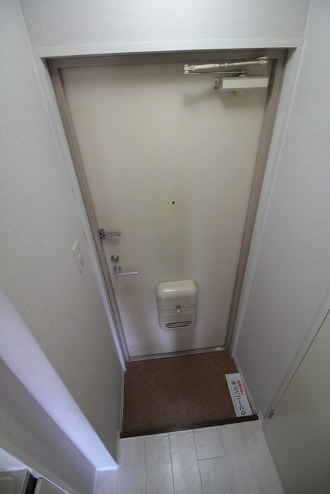 物件内観写真7　(玄関)