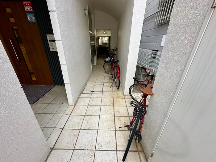 物件外観写真4　(駐輪場)