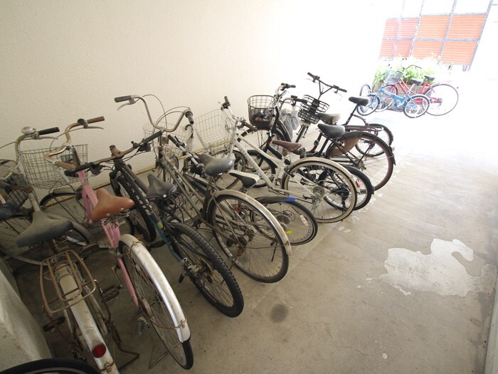 物件外観写真6　(駐輪場)