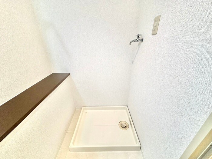 物件内観写真16　(洗濯機置場)