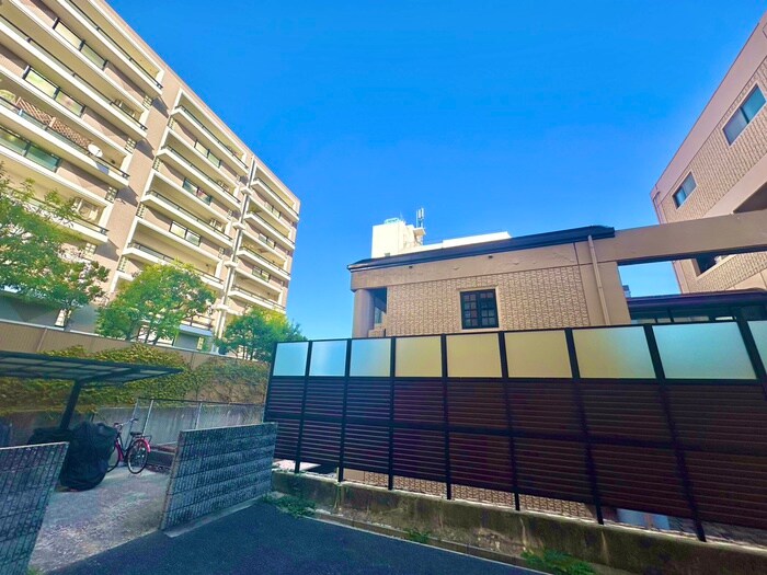 物件内観写真18　(室内からの展望)