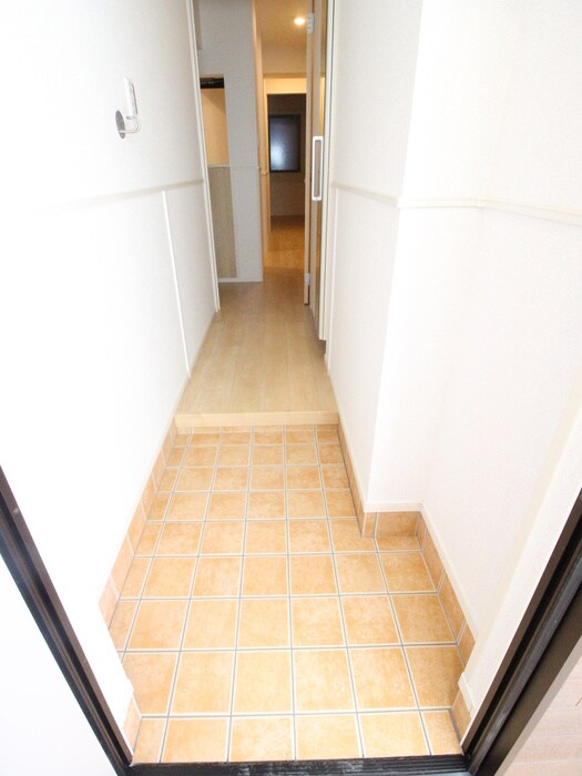 物件内観写真7　(玄関)