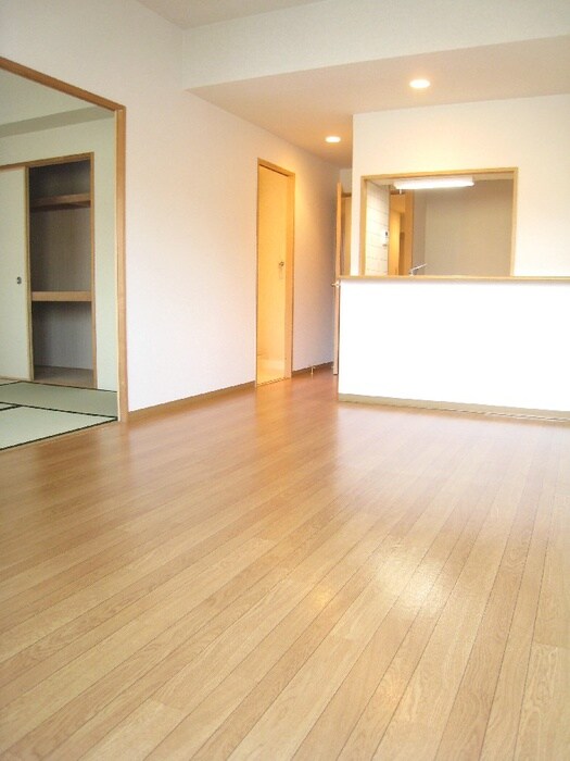 物件内観写真8　(居室)