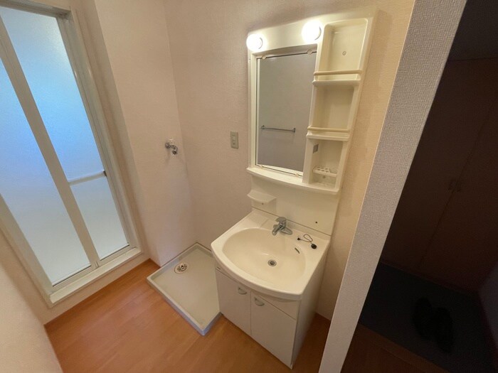 物件内観写真11　(洗面)