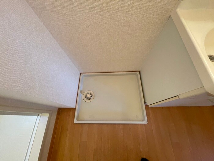 物件内観写真14　(洗濯機置場)