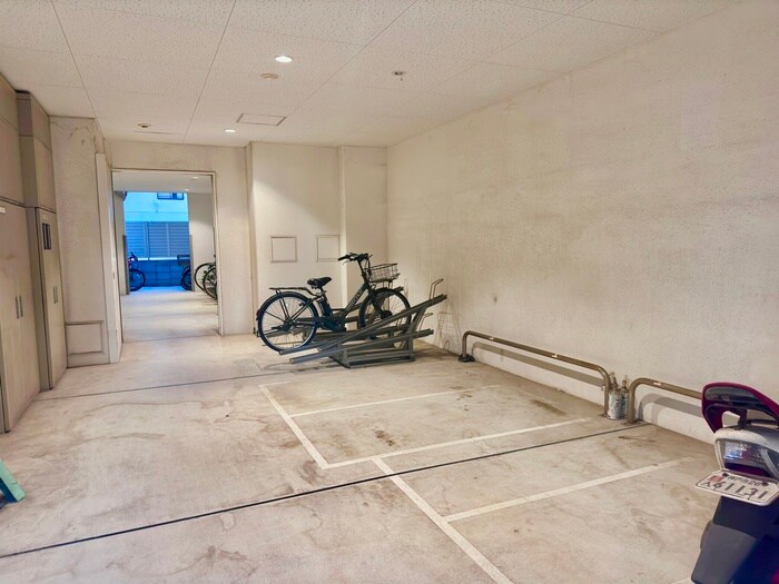 物件外観写真6　(駐輪場)