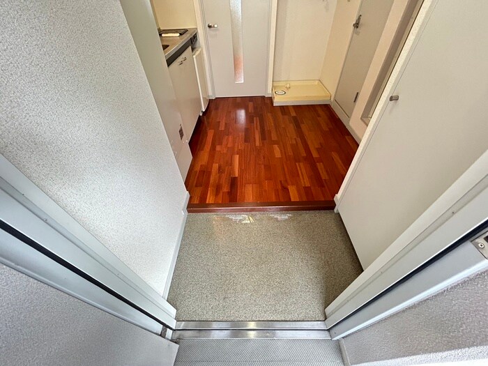 物件内観写真15　(玄関)