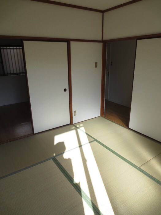 物件内観写真10　(居室)