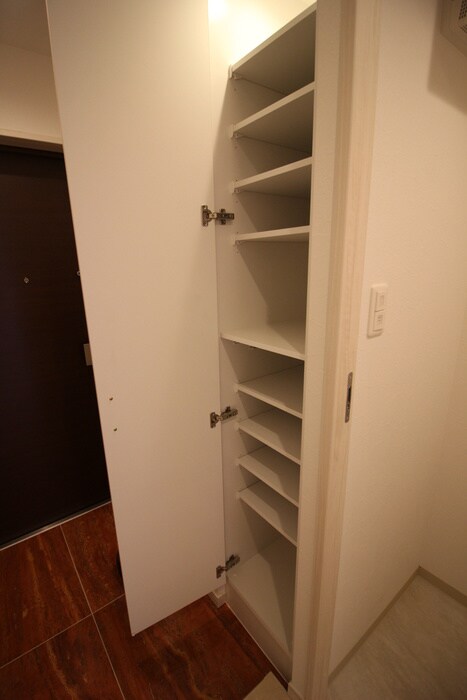 物件内観写真8　(靴箱)