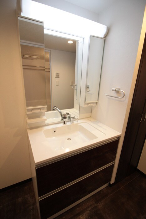 物件内観写真9　(洗面)