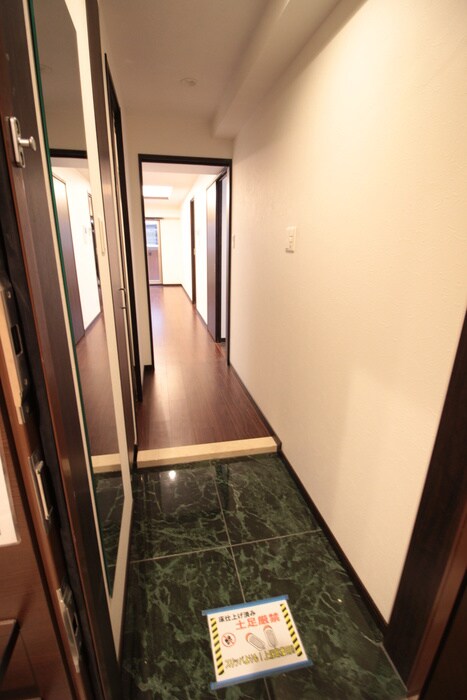 物件内観写真16　(廊下)