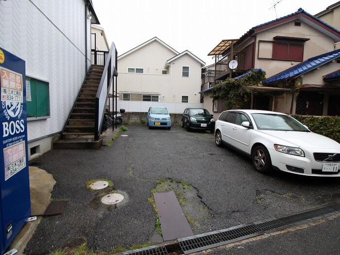 物件外観写真6　(駐車場)