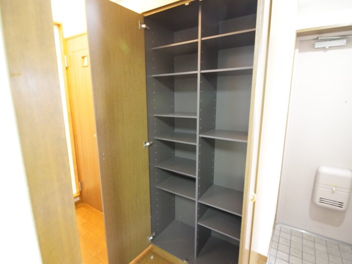 物件内観写真12　(靴箱)