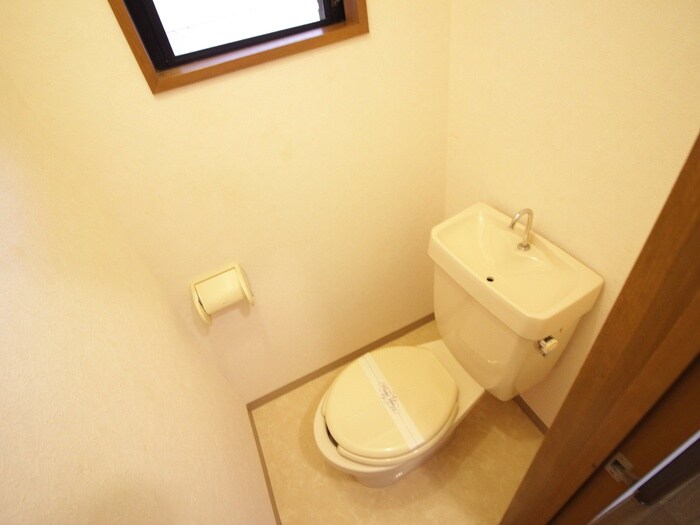 物件内観写真14　(トイレ)